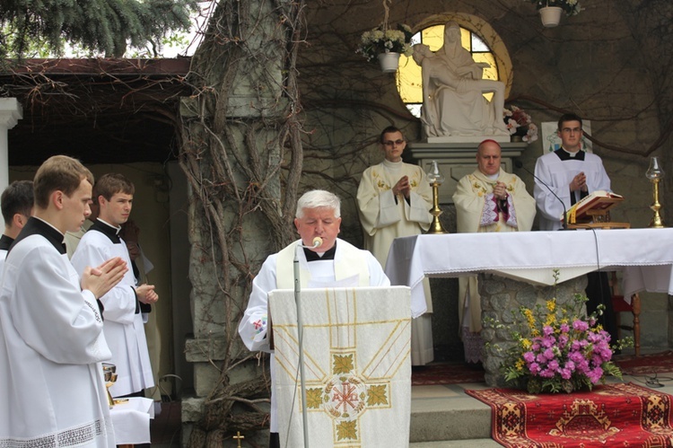 Eucharystia pątników z bp. Piotrem Gregerem