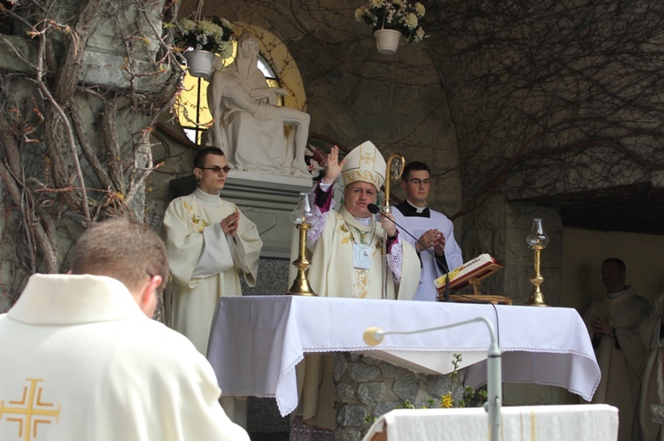 Eucharystia pątników z bp. Piotrem Gregerem