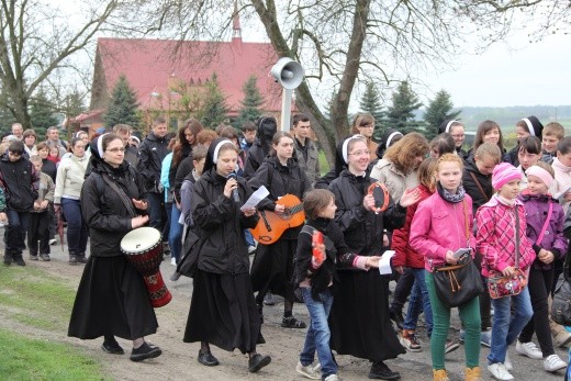 Pielgrzymka z Roszkowej Woli do Żdżar