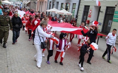 Maszerowali z flagą ulicami Płocka