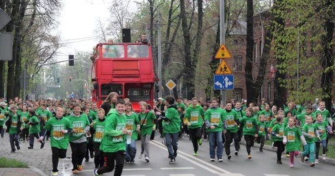 Mieszkańcy Żyrardowa uczili święto Konstytucji 3 Maja, biegnąc ulicami miasta