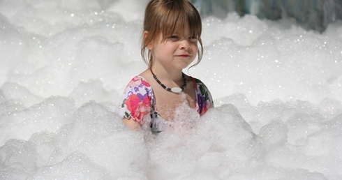 Strażacki pikniki: sikawka i kąpiel w pianie