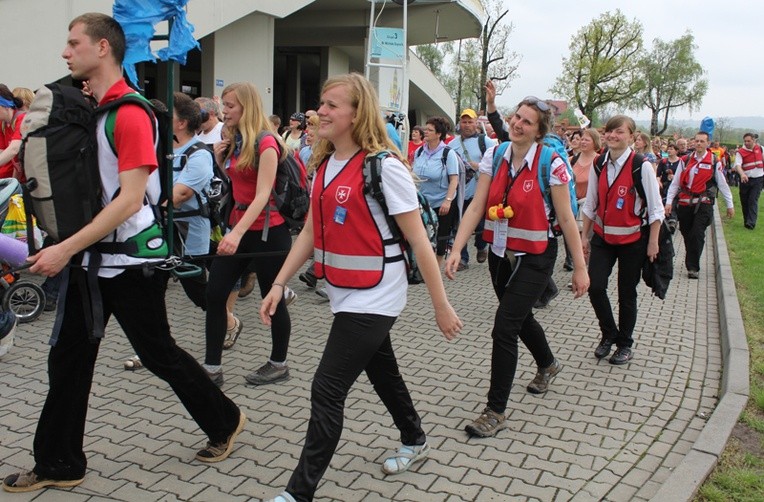 Poszło ponad pięćset igieł