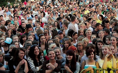  Tłumy młodzieży zjechały do Płocka w ubiegłym roku na Festiwal Młodych  