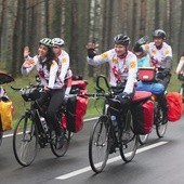 Ruszyli! Przed nimi tysiące kilometrów syberyjskich bezdroży.  