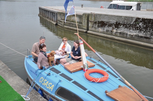  Opole, 30.04. Stowarzyszenie Marin Odrzańskich zorganizowało  Flis Odrzański od Gliwic do portu Uraz za Wrocławiem