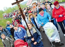  Z roku na rok przybywa pierwszomajowych pielgrzymów