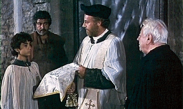 Nie wszyscy potrafią oprzeć się szatańskim pokusom, czego przykładem jest tragiczna historia Cirifischio (Rodolfo Bigotti).  Obok Eurilla del Bono, jako Leonetta. Św. Filip w znakomitej kreacji Johnny’ego Dorelli to człowiek pełen prostoty i łagodności