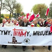  – W marszu wzięli udział nie tylko głogowianie. Delegacje przyjechały m.in. z Serbów, Krzydłowic, Chojnowa, Gaworzyc, Polkowic, Konotopu, Wschowy, Grodowca, Sławy i Żagania 