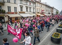  Przed Pałac Prezydencki przeszedł pochód z różowymi balonami