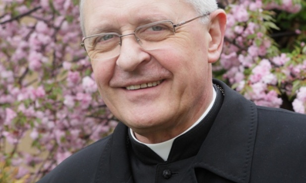 Edward Dajczak (ur. 1949), od 2007 roku biskup diecezjalny koszalińsko-kołobrzeski. Od 1999 współorganizował Przystanek Jezus – spotkania ewangelizacyjne odbywające się podczas festiwalu Przystanek Woodstock. 