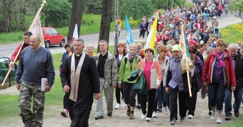 Przewodnikiem pielgrzymki jest ks. Wiesław Frelek