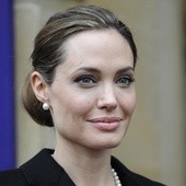 Angelina Jolie usunęła obie piersi