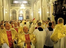 43. synod płocki rozpoczął się w katedrze płockiej 14 października ubiegłego roku