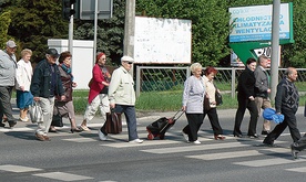  Kilka lat temu na przejściu  na ul. Żwirki i Wigury  w Sandomierzu zginęła kobieta. Po wypadku zamontowano sygnalizację świetlną