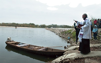  Poświęconymi łódkami popłyną pielgrzymi ze słomczyńskiej parafii