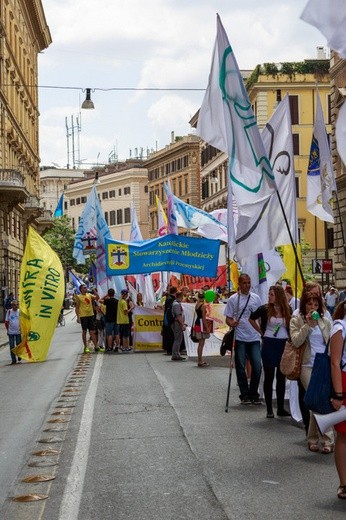 Polacy na Marszu za Życiem w Rzymie