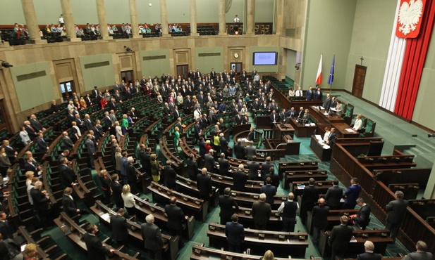 W sejmie o dłuższych urlopach rodzicielskich