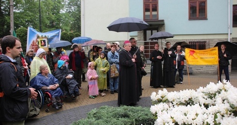 "Ogień Lolek" nie gaśnie nawet w deszczu