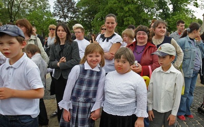 Obchody Dnia Godności Osób Niepełnosprawnych Intelektualnie zgromadziły na placu Litewskim tłumy lublinian