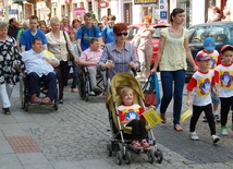 Barwny korowód przeszedł z fary na plac Corazziego