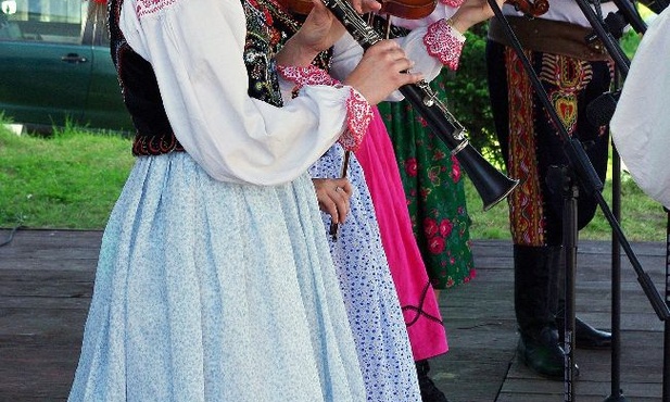 Modlitwa i folklor, czyli spotkanie w Podegrodziu 