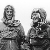 Sir Edmund P. Hillary (z lewej) i Sardar Tenzing Norgay miesiąc po zdobyciu najwyższego szczytu Ziemi