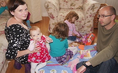 Justyna Giłka stara się być kreatywną mamą i zapewnić dzieciom ciekawe dzieciństwo