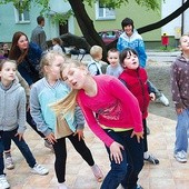 Podczas zajęć tanecznych dzieci uczyły się podstaw breakdance
