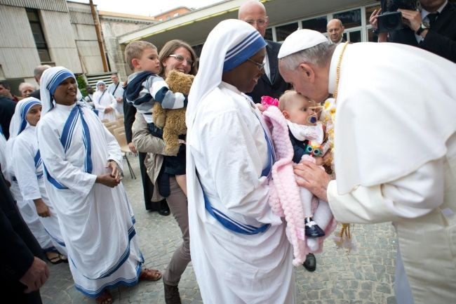 Papież odwiedził przytułek dla ubogich