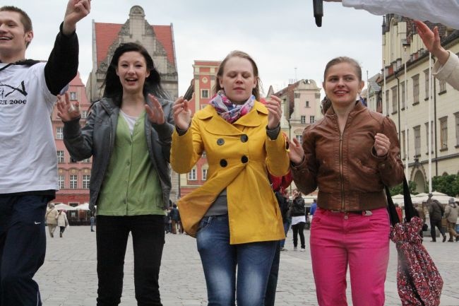 Tańce lednickie na rynku we Wrocławiu