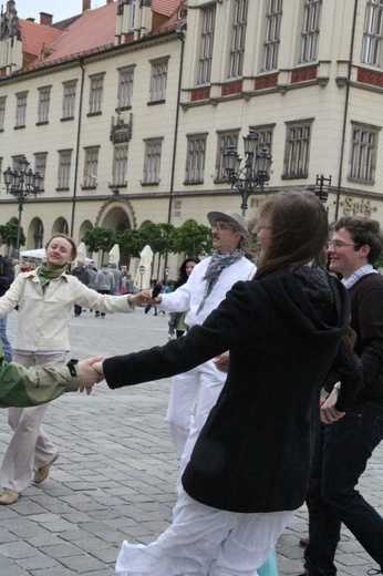 Tańce lednickie na rynku we Wrocławiu