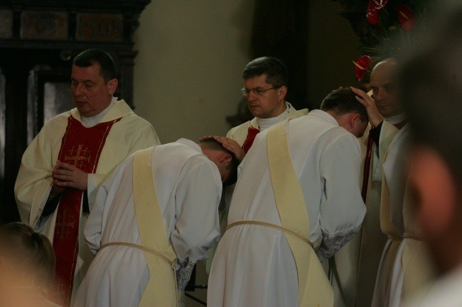 Siedmiu neoprezbiterów