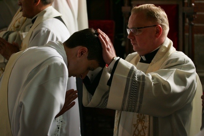 Siedmiu neoprezbiterów