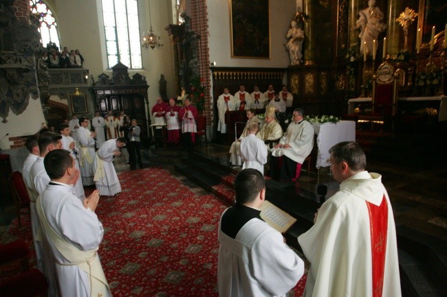 Siedmiu neoprezbiterów