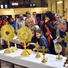  Wystawa naczyń i szat liturgicznych w kościele pw. św. Paschalisa w Raciborzu wzbudzała spore zainteresowanie