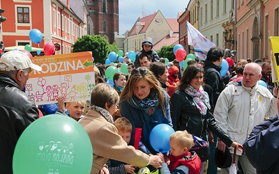 „Kierunek: Rodzina”  – to przesłanie tegorocznych marszów w całej Polsce
