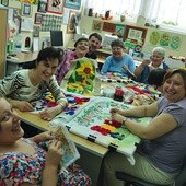  Ćwiczenia na Warsztatach Terapii Zajęciowej mają przygotować  przede wszystkim do jak najbardziej samodzielnego radzenia sobie  w codziennym życiu, np. dbania o higienę, przygotowanie posiłku  czy rozwinąć zdolności artystyczne 