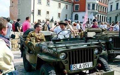 Samochód, którym jeździli żołnierze, był turystyczną atrakcją 