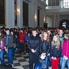  Młodzi wspólnie modlili się w świętokrzyskim sanktuarium