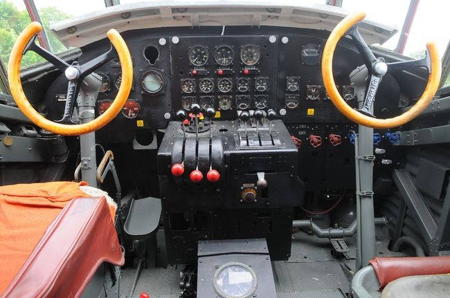 Zabytkowe samoloty w Muzeum Lotnictwa