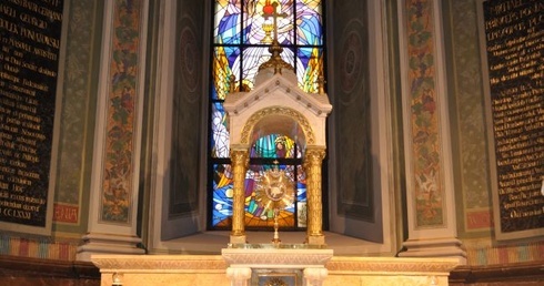 Adoracja Najświętszego Sakramentu w katedrze trwa każdego dnia
