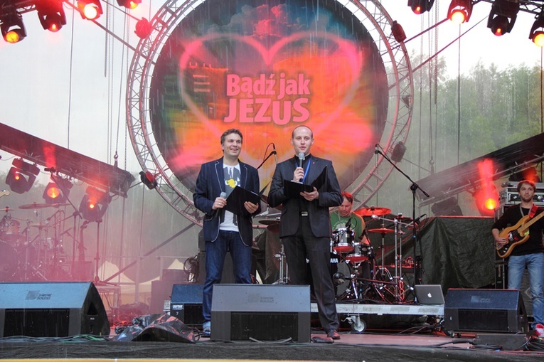 Koncert "Bądź jak Jezus" 2013 cz. 1