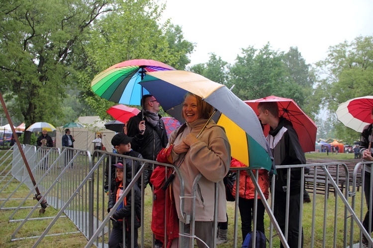 Koncert "Bądź jak Jezus" 2013 cz. 1