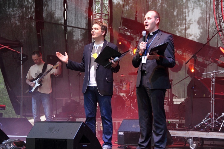 Koncert "Bądź jak Jezus" 2013 cz. 1