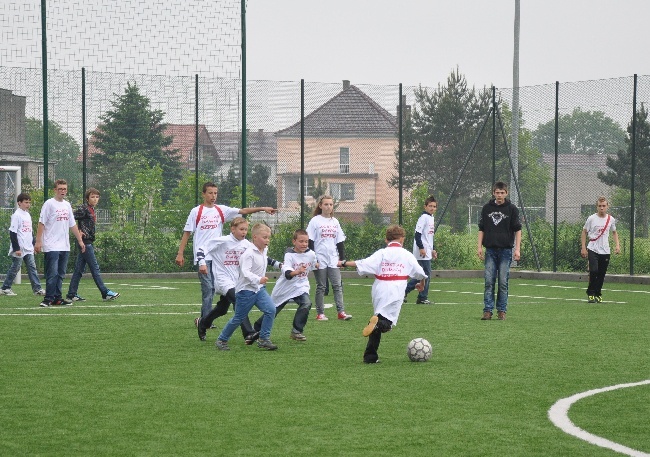 Przeciw białaczce w Roszowickim Lesie