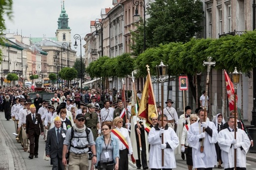 Procesja jak 75 lat temu