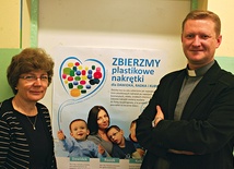 Obecność w szkole katechety świeckiego oraz kapłana to zaleta, bo każdy z nich ma inne atuty i sposoby uczenia katechezy