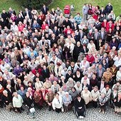 – Uczestnicy ostatniej  Pielgrzymki „Przyjaciół  Paradyża”  do Wyższego  Seminarium  Duchownego  w Paradyżu