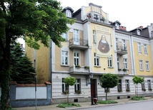 Budynek Zakładu Opiekuńczo-Leczniczego to również jedno z dzieł matki Małgorzaty
